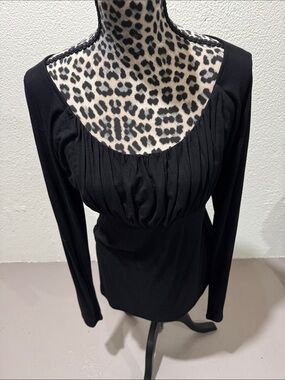 PattyBoutik Black Long-Sleeve Pleated Scoop-Neck Top